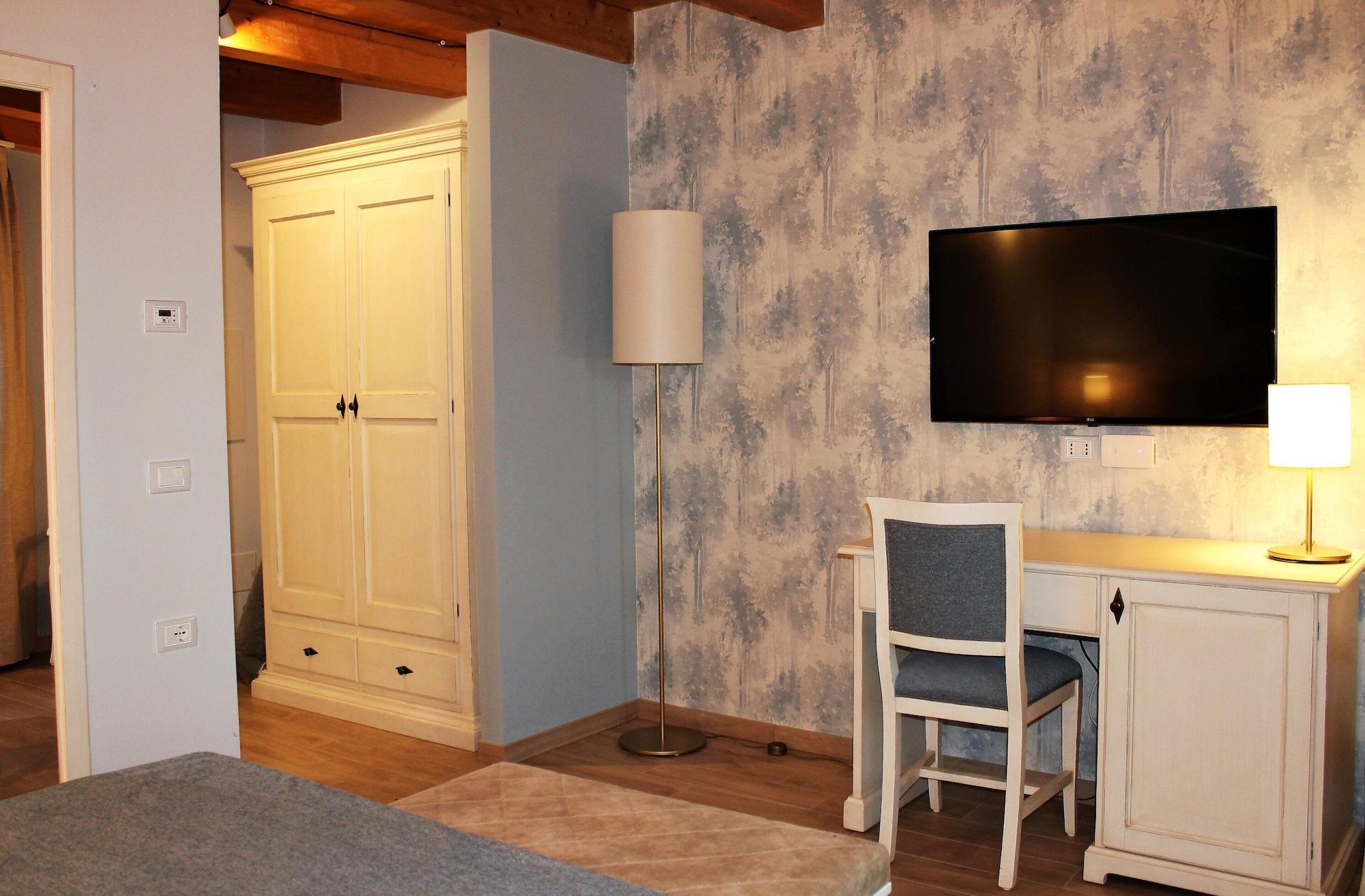 Borgo Romantico Relais Hotel 3*
