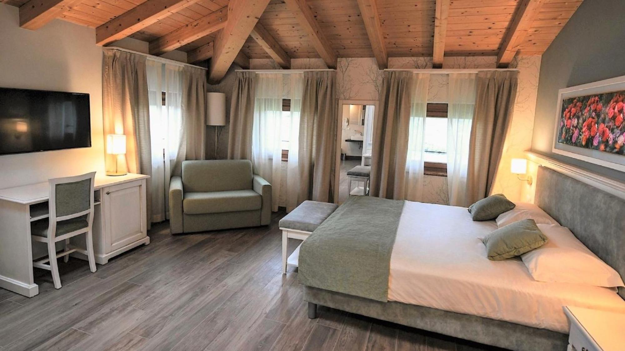 Borgo Romantico Relais Hotel 3*